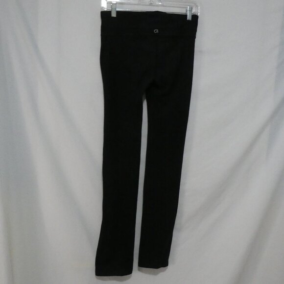 GAP Fit - Slim Straight | medium | Black Leggings - Picture 2 of 16